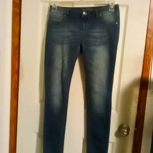 Reign 5 short skinny jeans